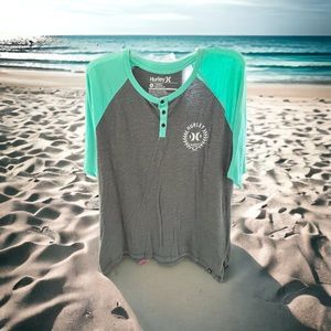 XL vintage Hurley T-shirt in aqua and charcoal.